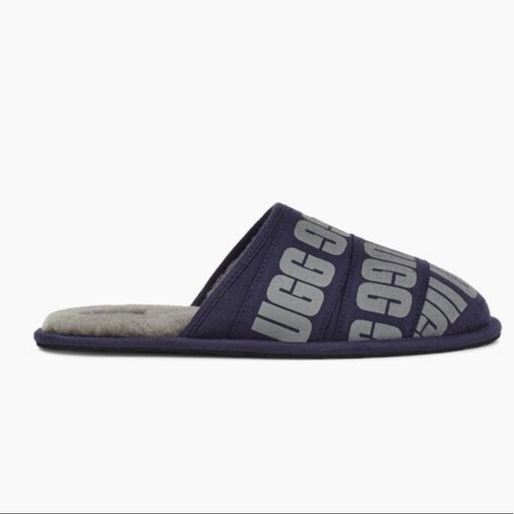 UGG Men's SCUFF GRAPHIC BAND SLIPPERS Color: DARK SAPPHIRE - Picture 2 of 6